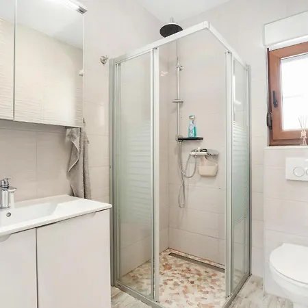 Stunning In With Sauna Dugopolje