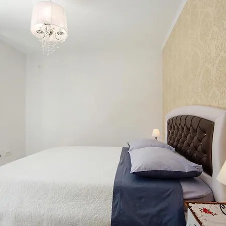 Nice Home In Dugopolje With Sauna Feriehus