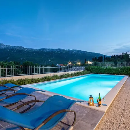 Nice Home In Dugopolje With Sauna Feriehus *